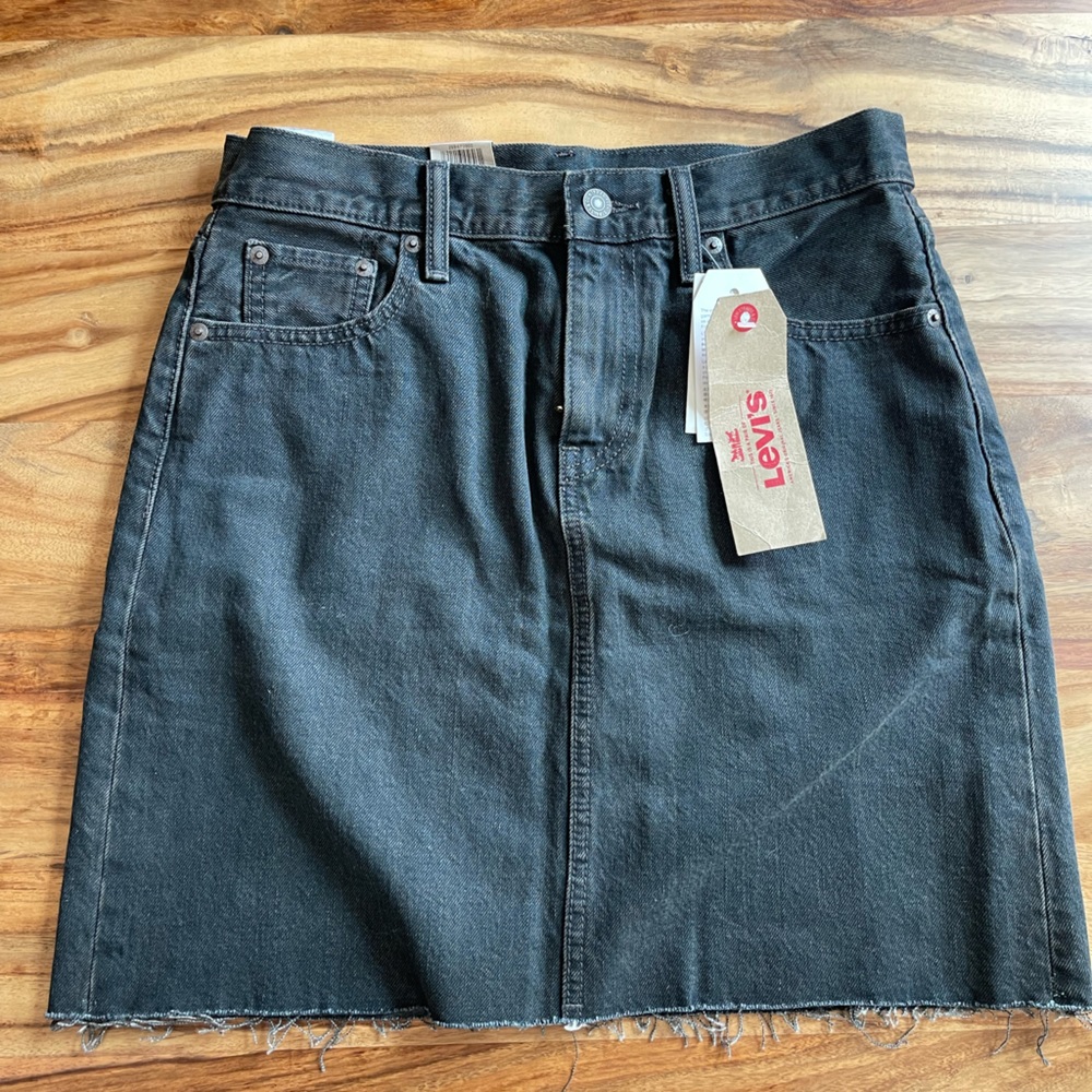 NEW Levi’s Denim Skirt